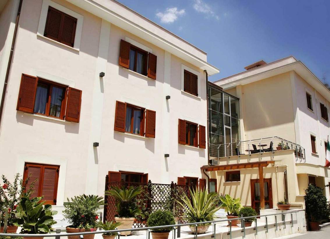 Hotel Diana ปอมเปอี ภายนอก รูปภาพ