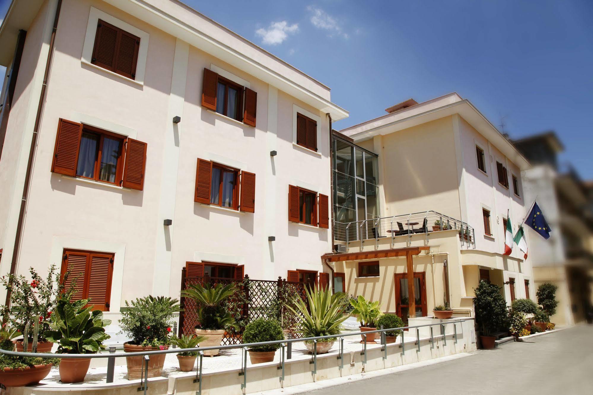 Hotel Diana ปอมเปอี ภายนอก รูปภาพ